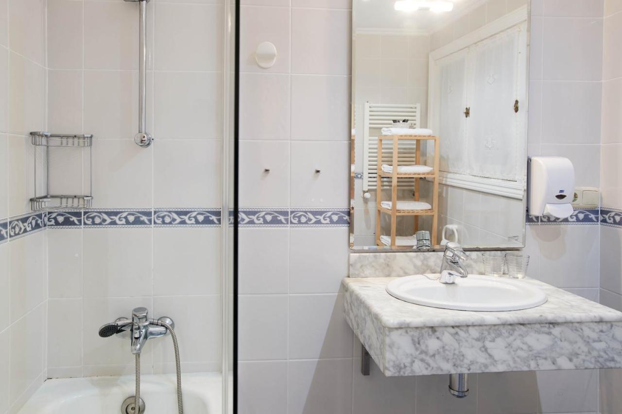 Pension Itxasoa San Sebastian Bagian luar foto